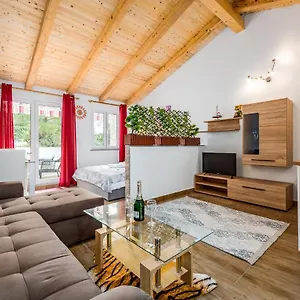 Heidi 2 Apartment Umag